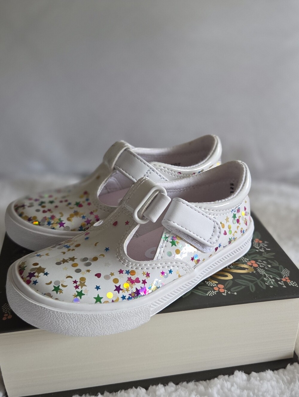White Confetti Glitter Celestial T-Strap Mary Jane Shoes – Sample, Size 7 Toddle